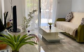 Beautiful Apartment Near The Sea And A Large Private Garden