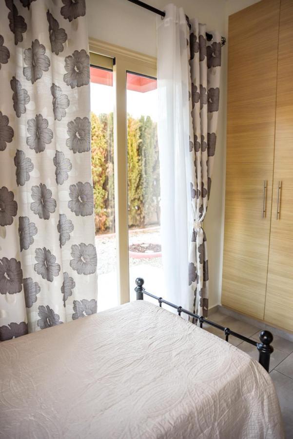 Beautiful Apartment Near The Sea And A Large Private Garden Pafos Zewnętrze zdjęcie