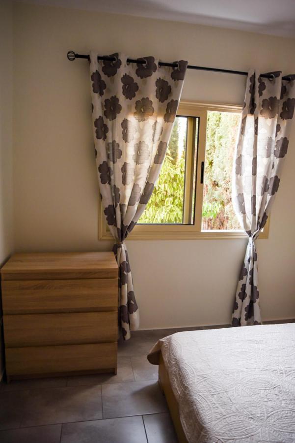 Beautiful Apartment Near The Sea And A Large Private Garden Pafos Zewnętrze zdjęcie