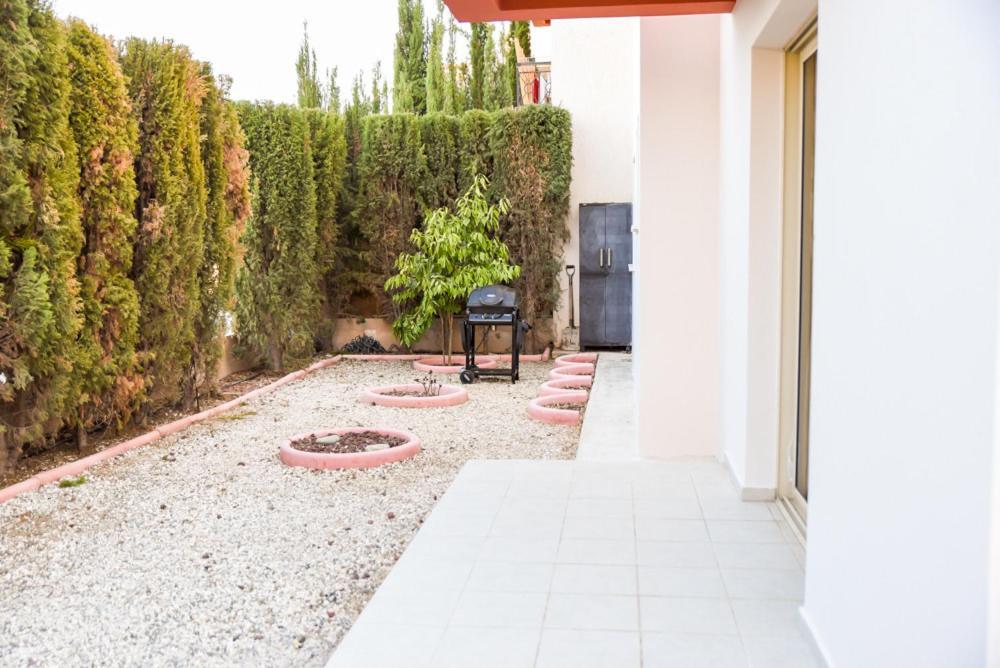 Beautiful Apartment Near The Sea And A Large Private Garden Pafos Zewnętrze zdjęcie