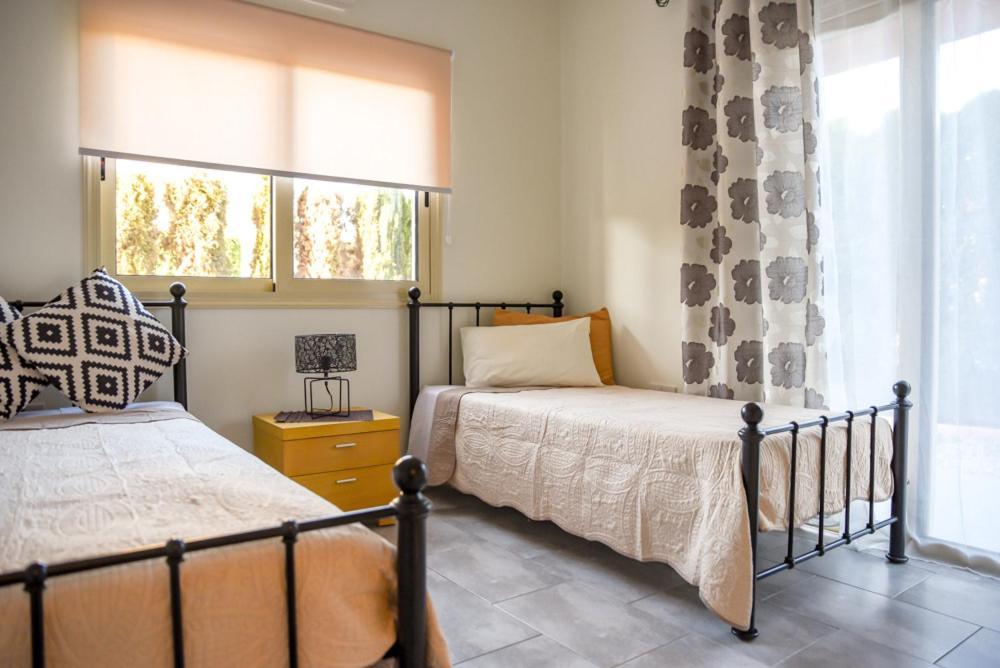 Beautiful Apartment Near The Sea And A Large Private Garden Pafos Zewnętrze zdjęcie