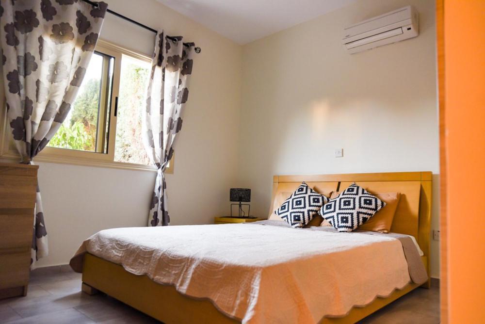 Beautiful Apartment Near The Sea And A Large Private Garden Pafos Zewnętrze zdjęcie