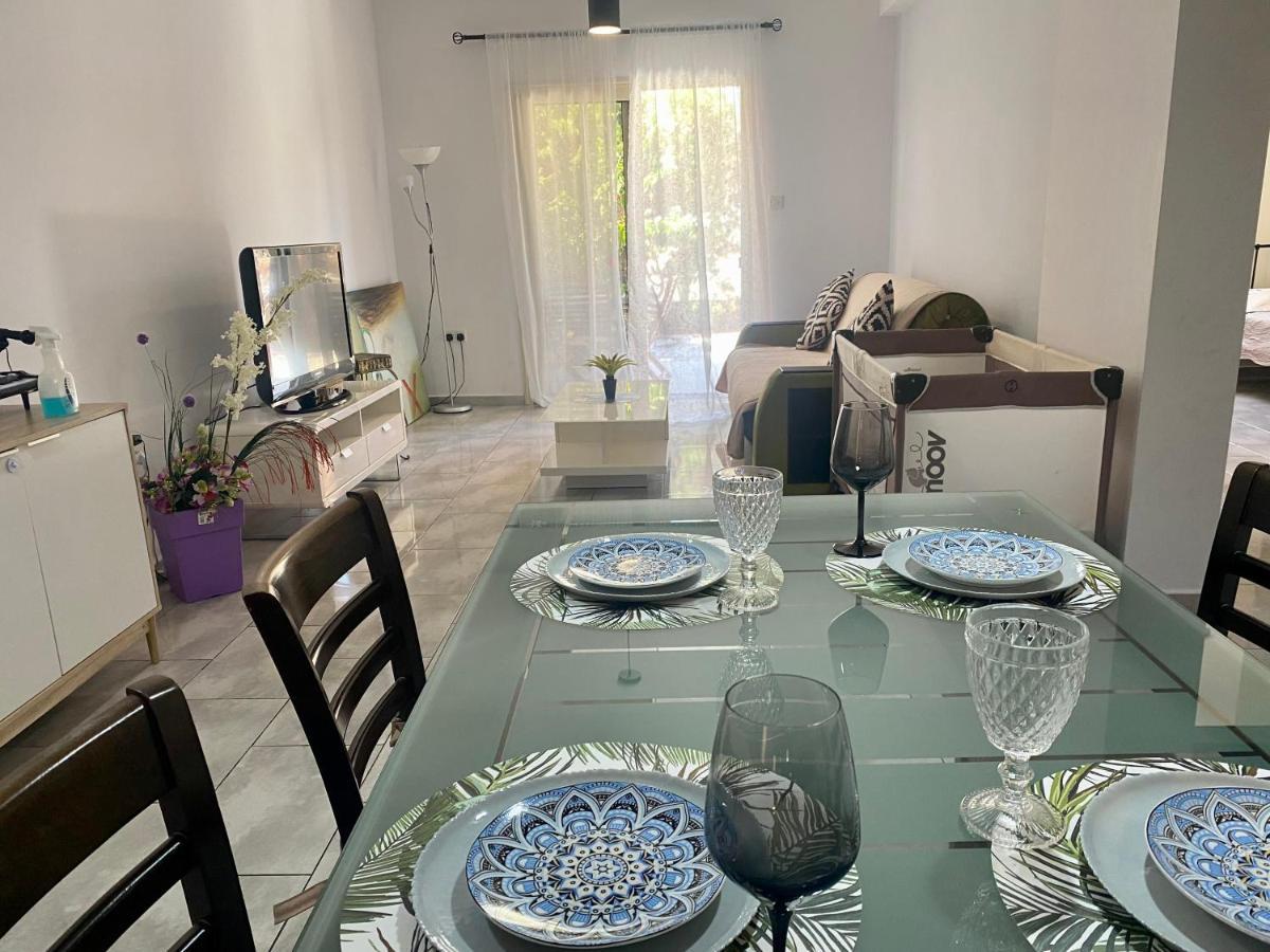 Beautiful Apartment Near The Sea And A Large Private Garden Pafos Zewnętrze zdjęcie