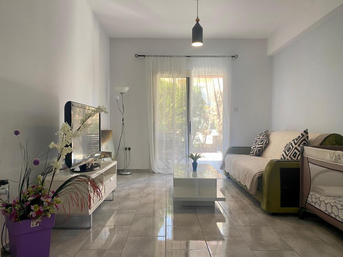 Beautiful Apartment Near The Sea And A Large Private Garden Pafos Zewnętrze zdjęcie