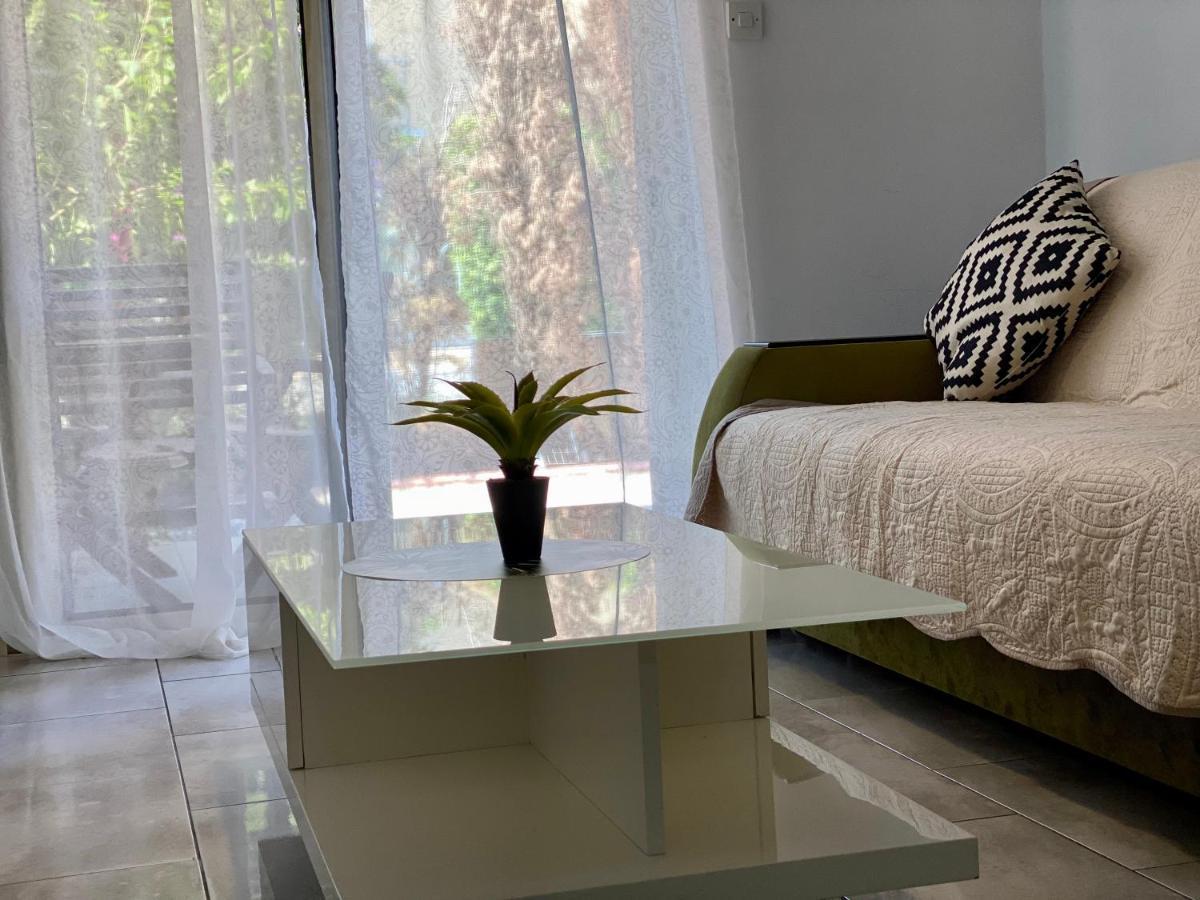 Beautiful Apartment Near The Sea And A Large Private Garden Pafos Zewnętrze zdjęcie