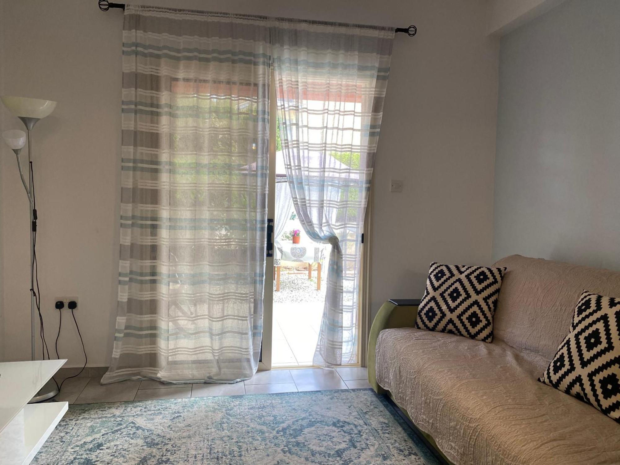 Beautiful Apartment Near The Sea And A Large Private Garden Pafos Zewnętrze zdjęcie