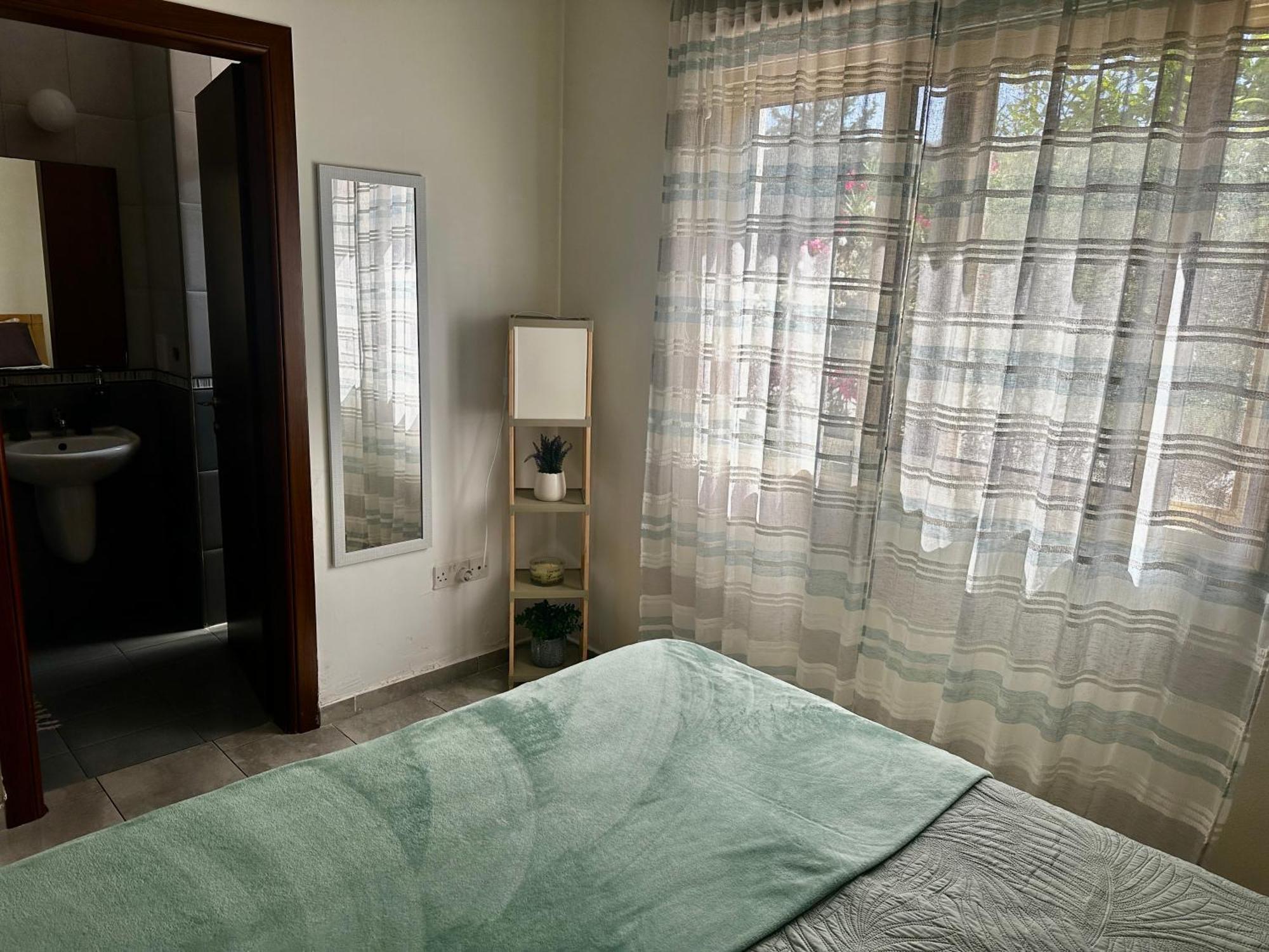 Beautiful Apartment Near The Sea And A Large Private Garden Pafos Zewnętrze zdjęcie
